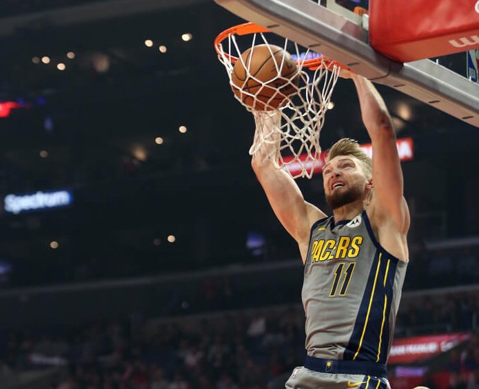 Domantas Sabonis dunking