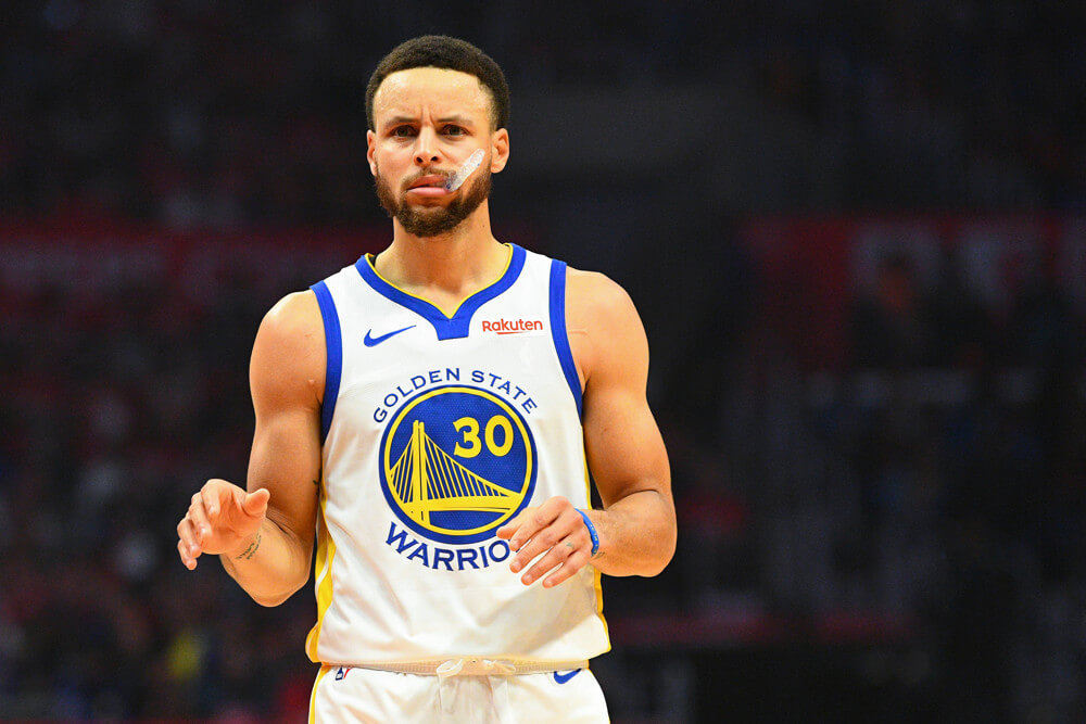 Steph Curry chewing on mouthpiece
