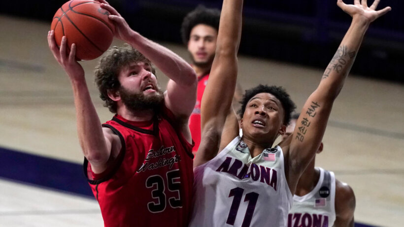Eastern Washington forward Tanner Groves shooting