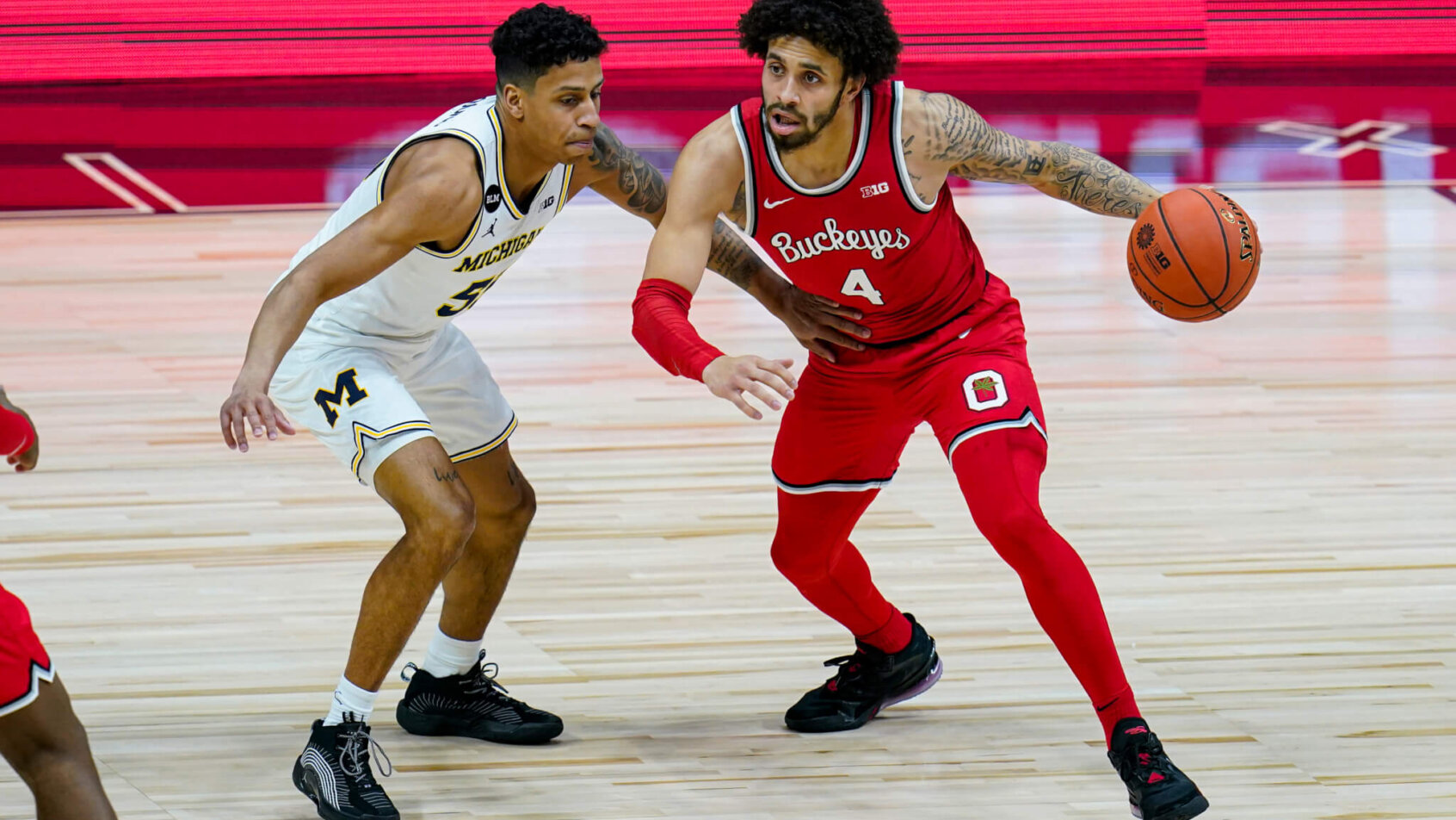 Ohio State guard Duane Washington Jr dribbling