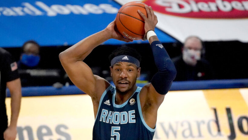 Antwan Walker looks for an open teammate