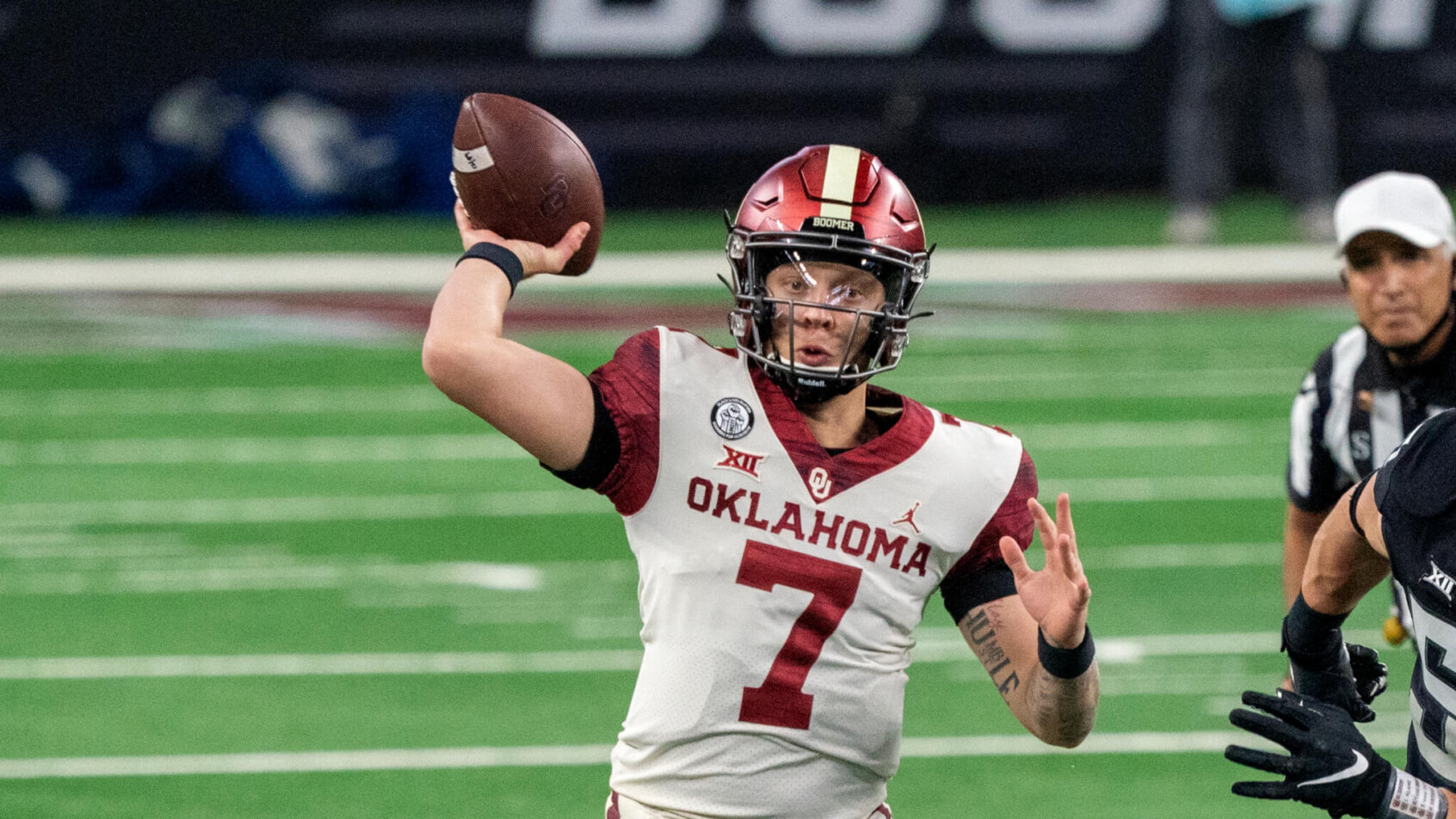 Spencer Rattler delivers a pass