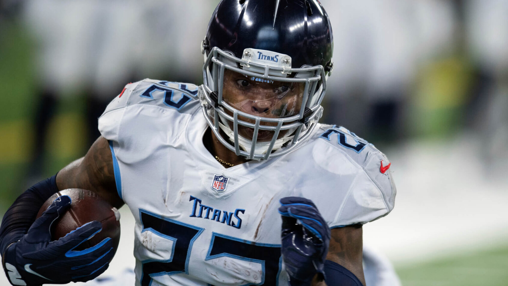 Derrick Henry in full stride