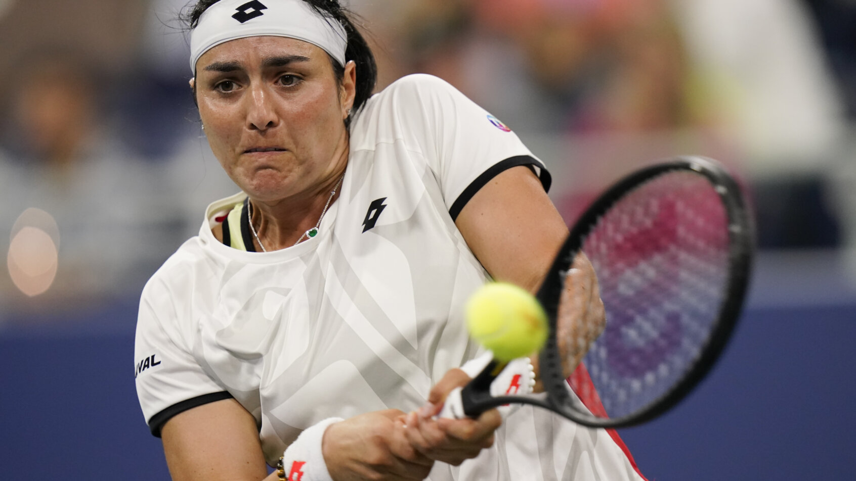 Ons Jabeur backhand swing