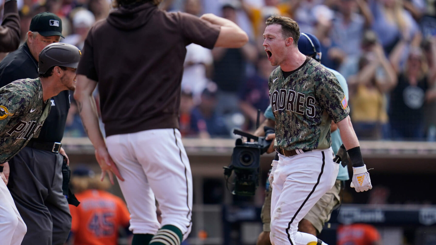 Jake Cronenworth home run celebration