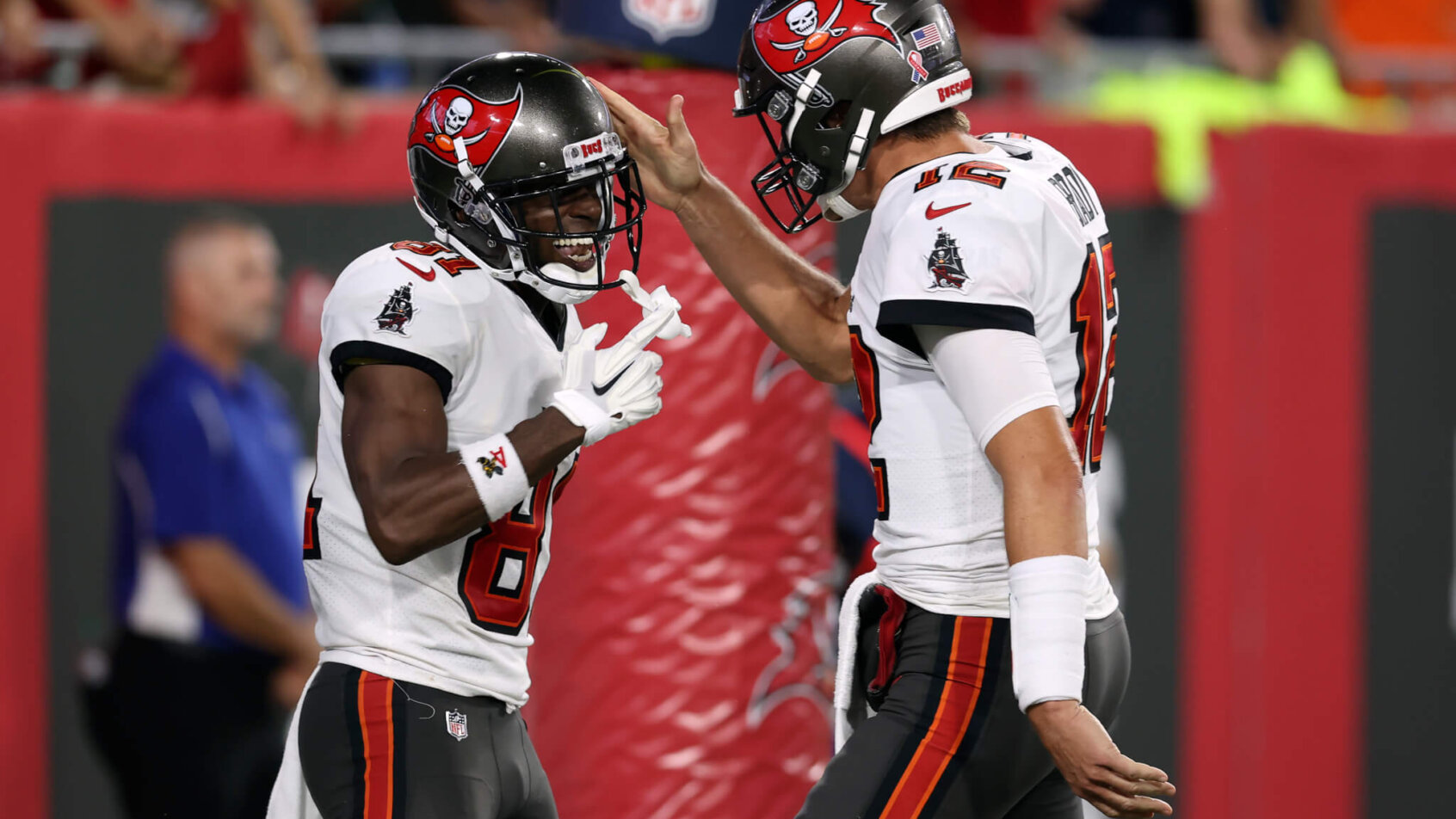 Antonio Brown and Tom Brady celebrate
