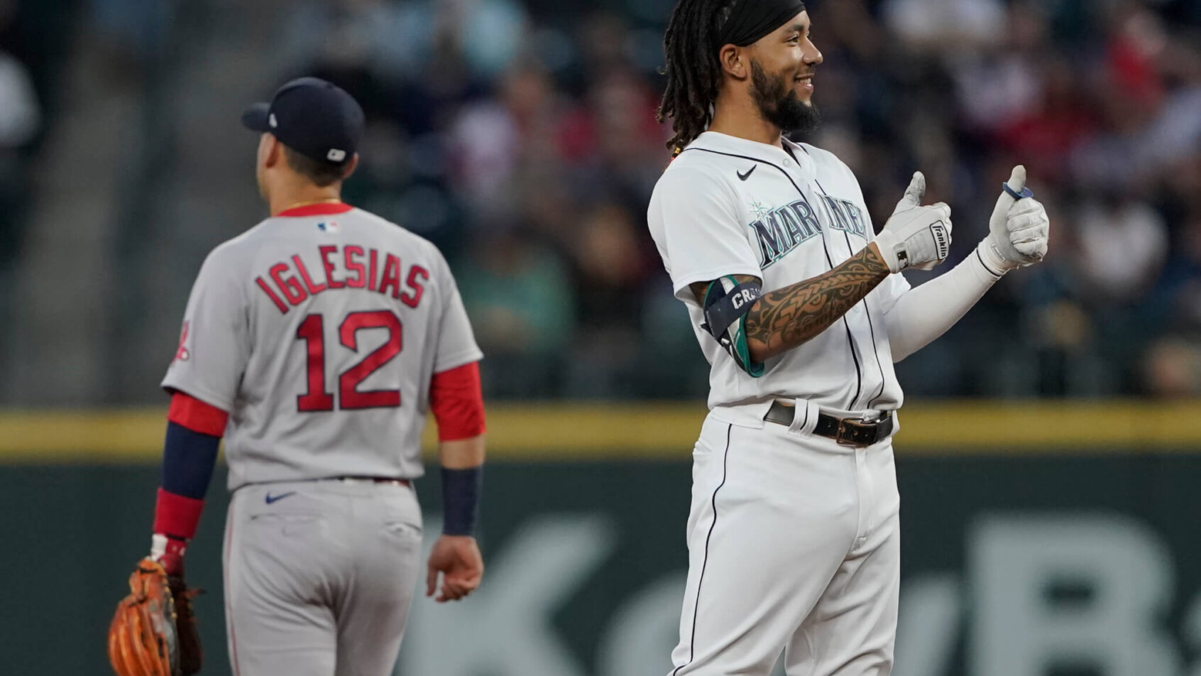 J.P. Crawford reaction at second base
