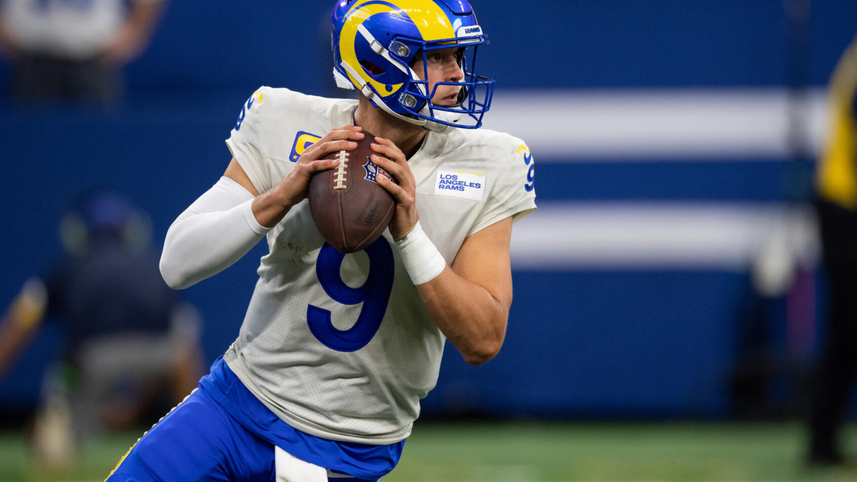 Matt Stafford dropping back to pass