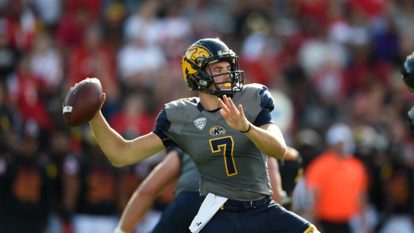 Dustin Crum throwing