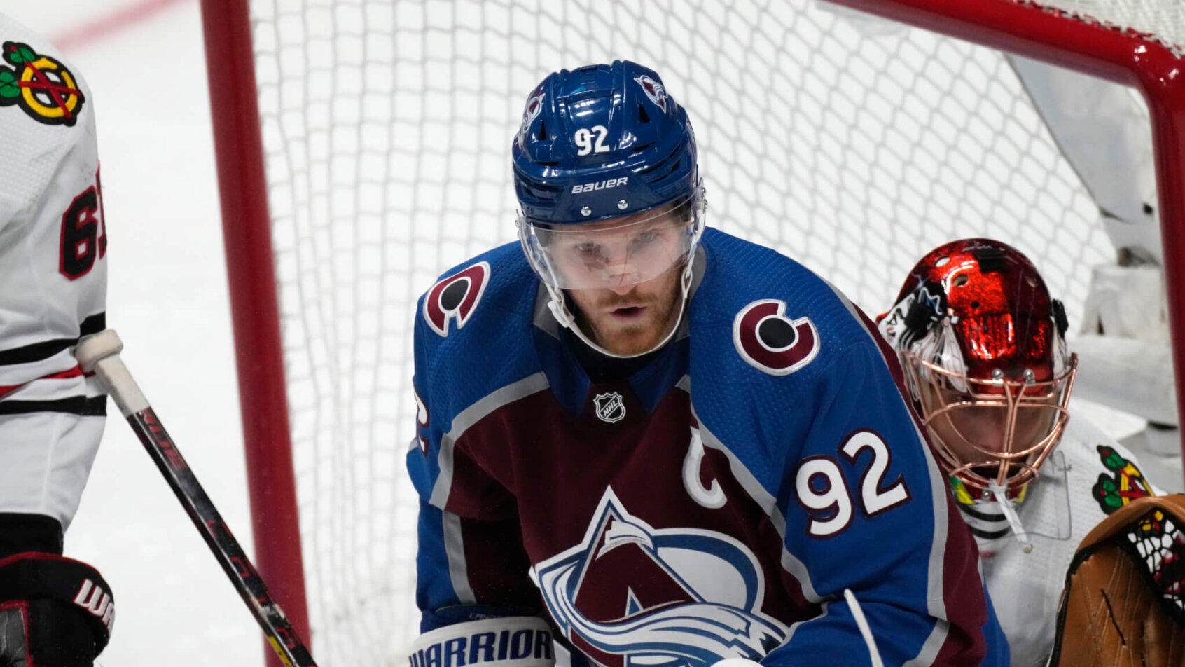Gabriel Landeskog standing in front of goalie