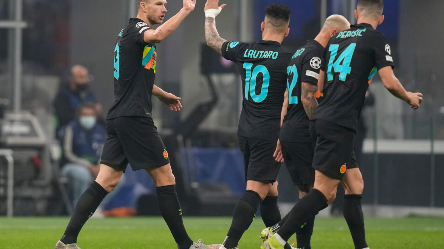 Inter Milan players celebrate after goal