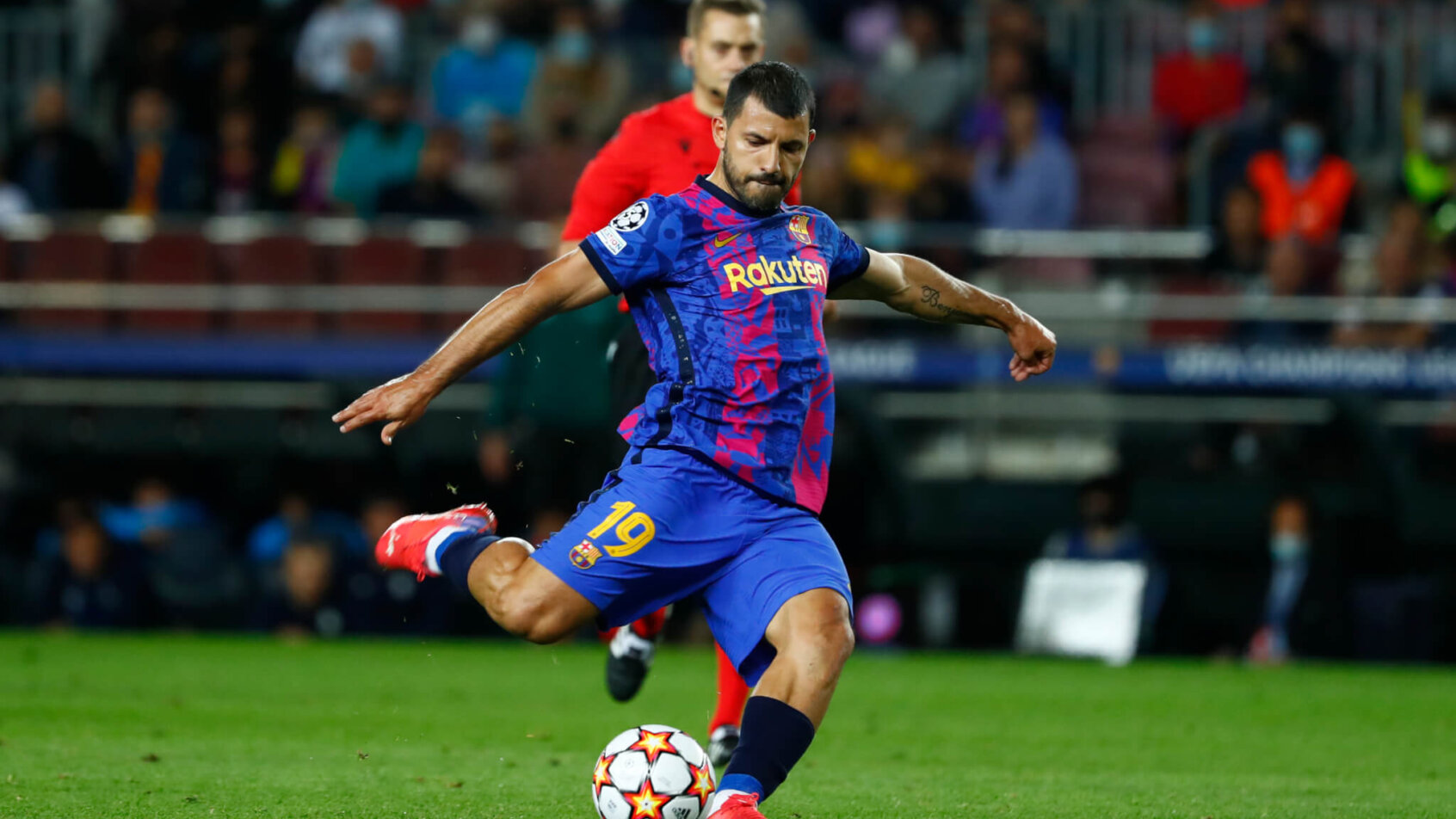 Sergio Aguero about to boot ball