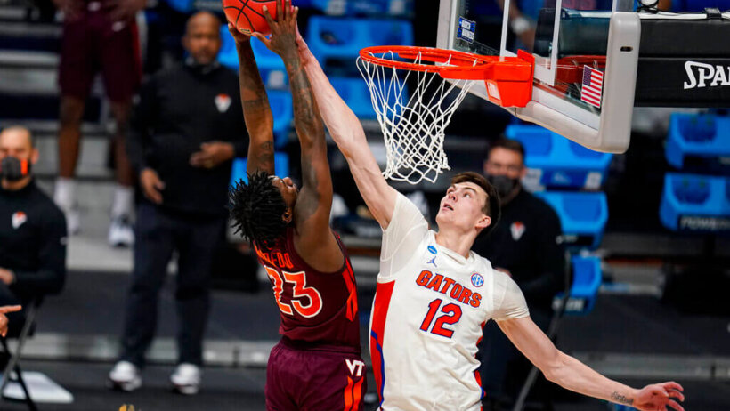 Florida forward Colin Castleton