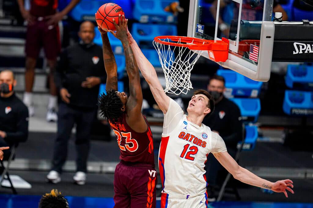 Florida forward Colin Castleton