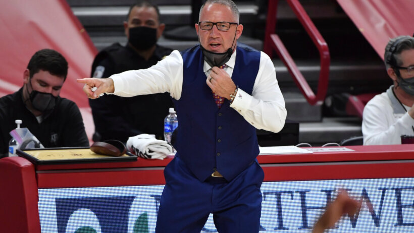 Texas A&M coach Buzz Williams talks to his team