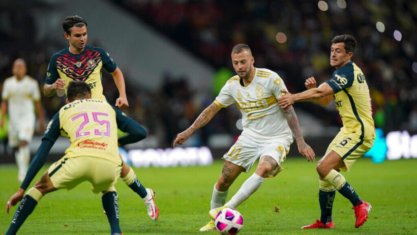 Tigres' Nicolas Lopez