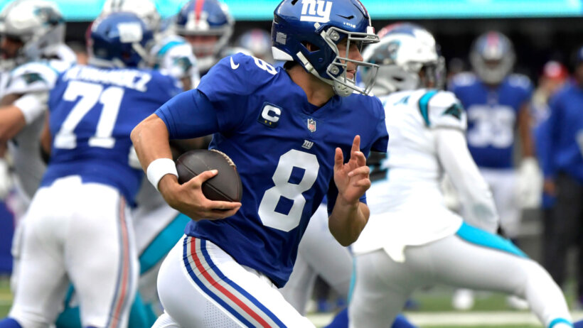 Daniel Jones scrambles, New York Giants