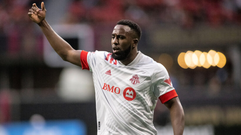 Jozy Altidore hand up