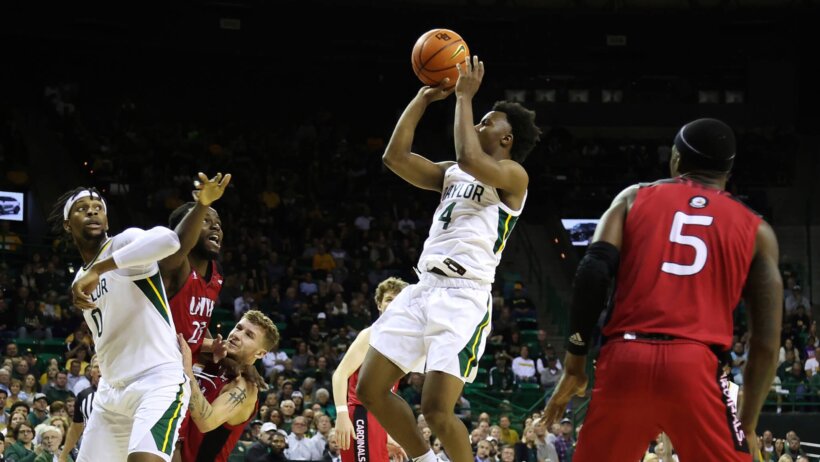 Baylor player shooting jumper