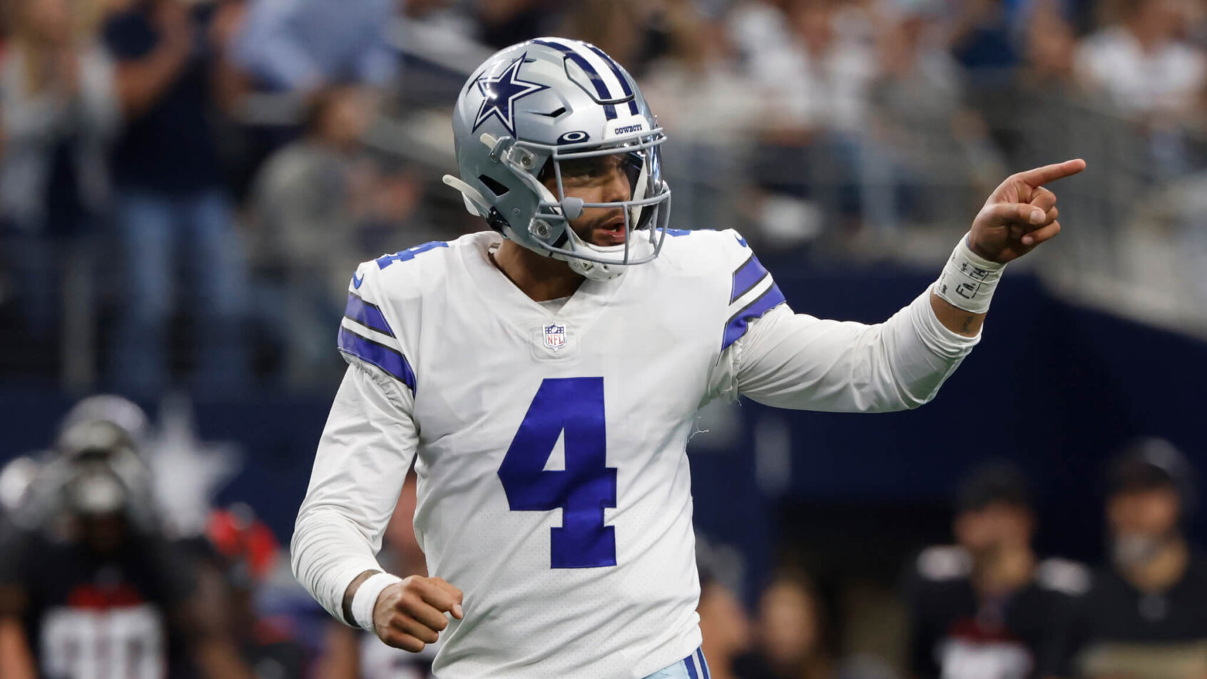 Dak Prescott pointing