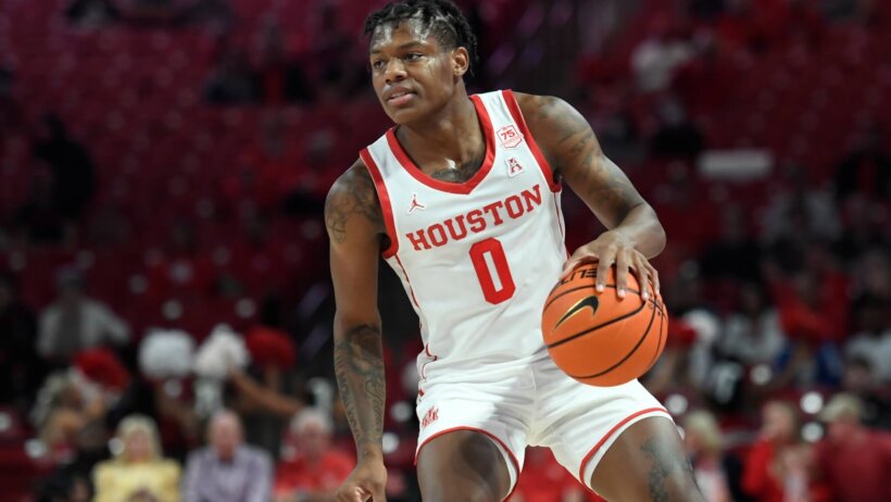 Marcus Sasser dribbling