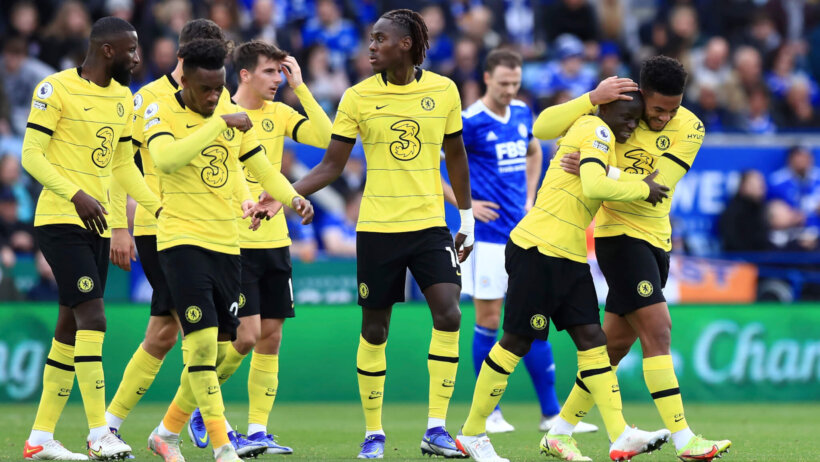 Chelsea players celebrate goal