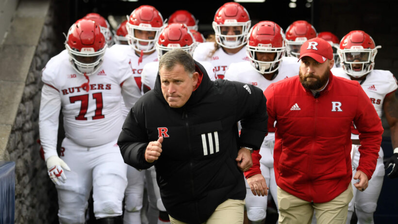 Schiano leads team out