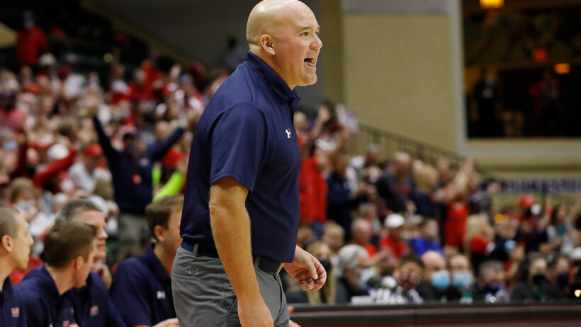 Belmont head coach Casey Alexander yelling at his team