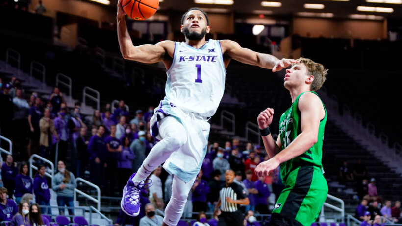 Markquis Nowell rising to shoot