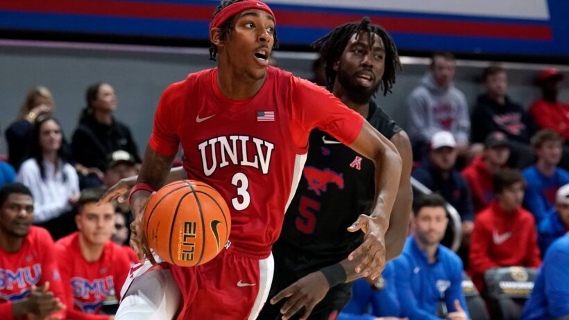 Donovan Williams drives to the hoop