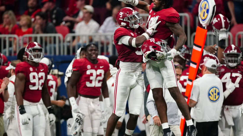 Alabama defensive back Jordan Battle celebrating an interception