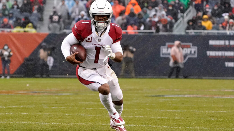 Kyler Murray rushes versus the Bears