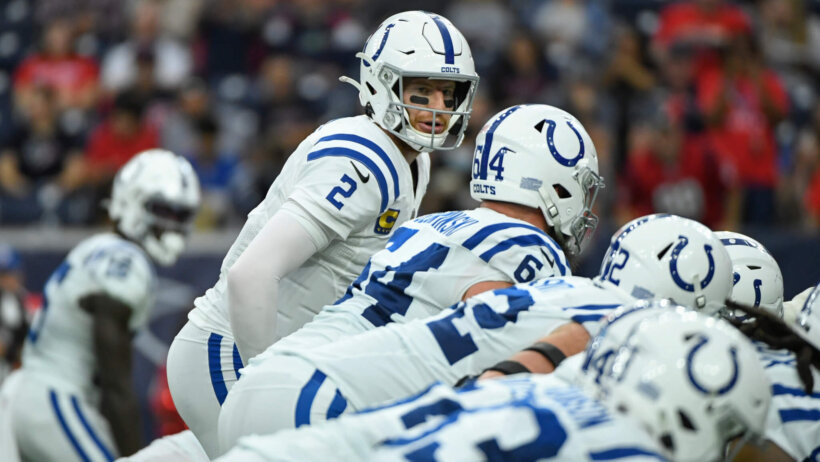 Carson Wentz, line of scrimmage, Indianapolis Colts