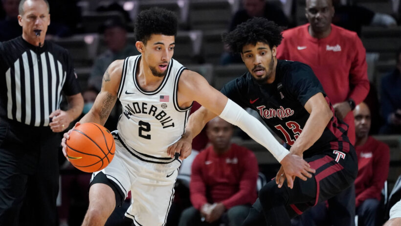 Vanderbilt's Scotty Pippen Jr dribbling around a defender