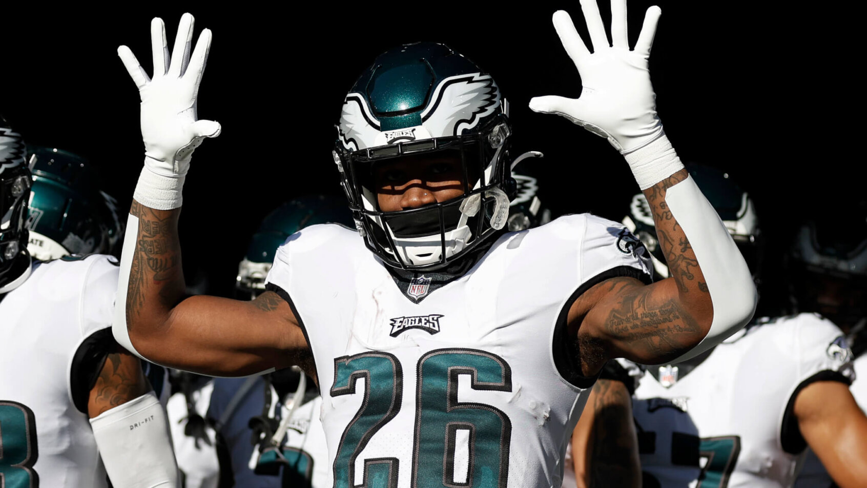 Miles Sanders hands up