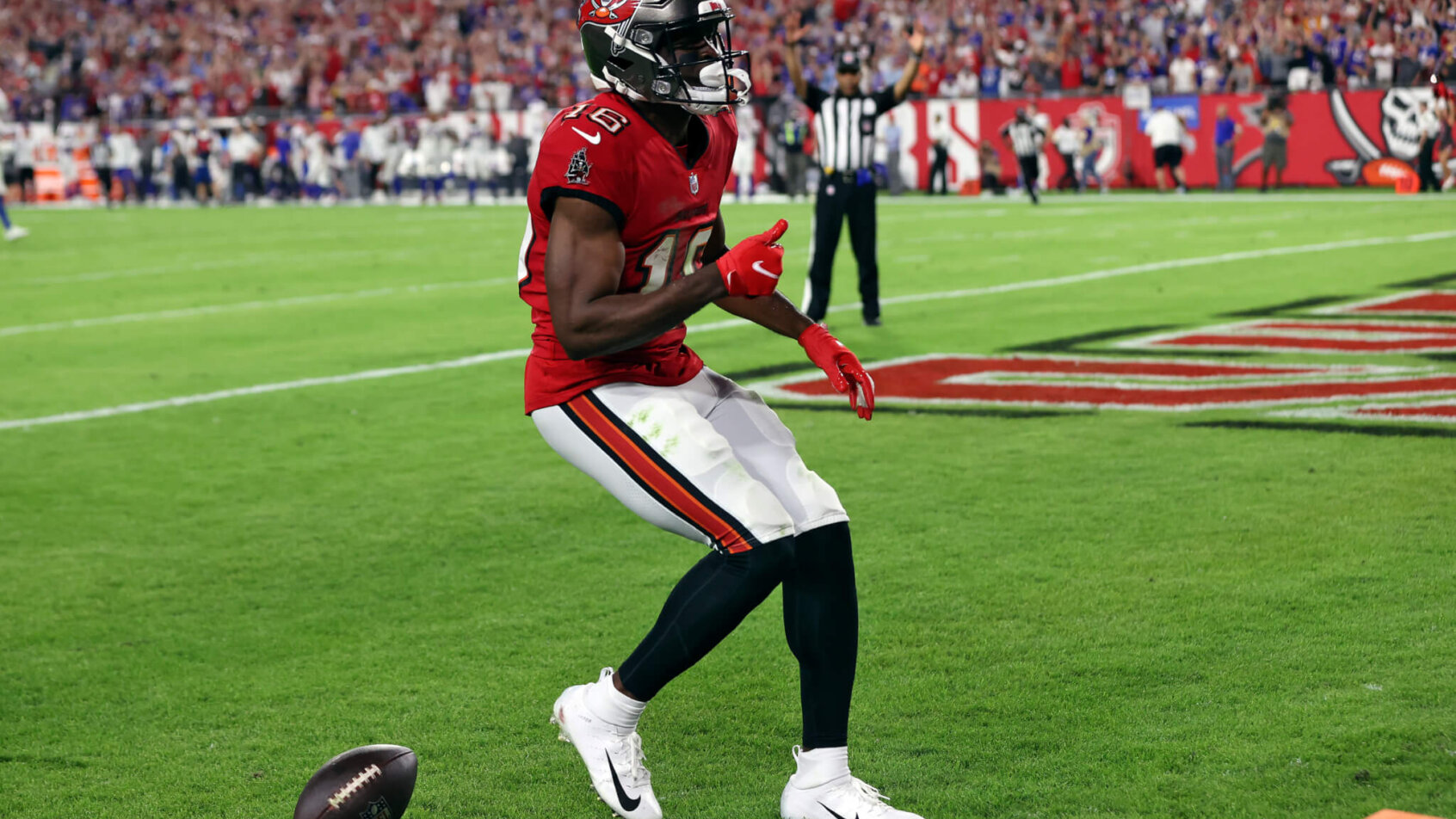 Tampa Bay Buccaneers wide receiver Breshad Perriman reacting on the field after scoring a touchdown.