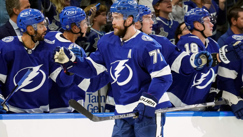 Victor Hedman celebrating with bench