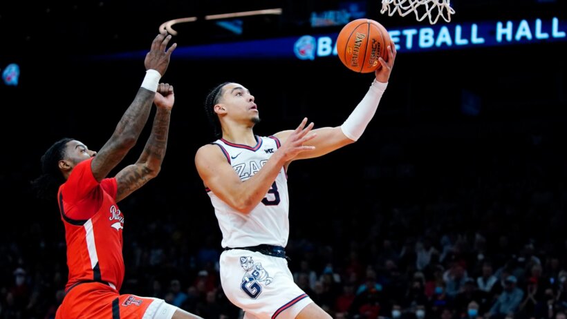 Gonzaga guard Andrew Nembhard goes for a layup