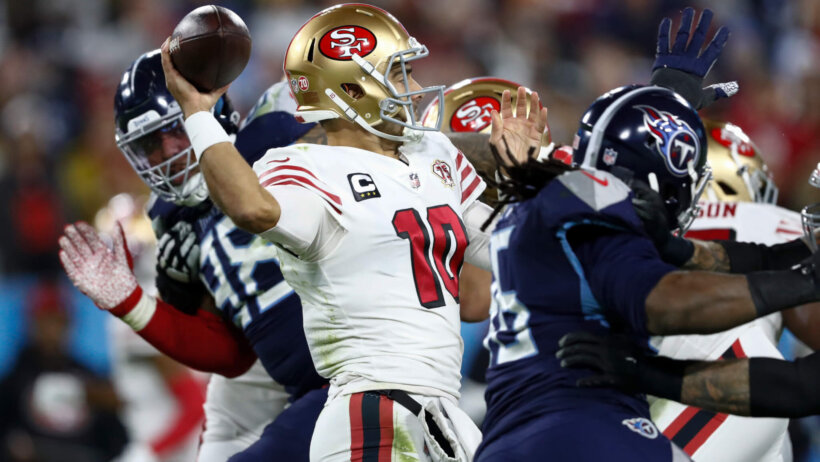 Jimmy Garoppolo throwing pass