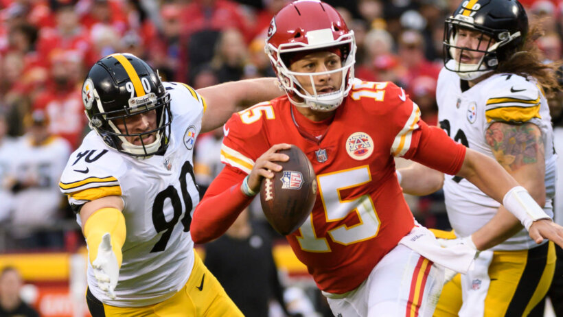 Patrick Mahomes escapes pressure