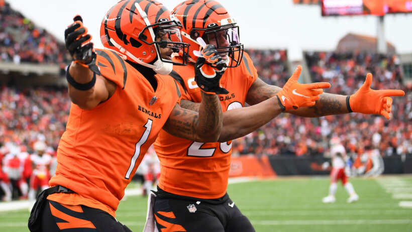 Joe Mixon, Ja'Marr Chase celebrate touchdown, Cincinnati Bengals