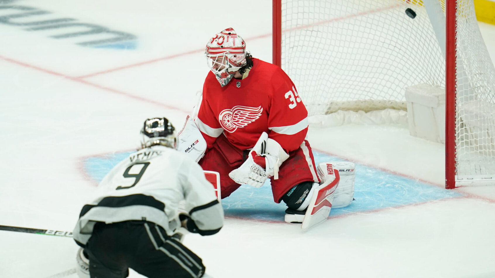 Alex Nedeljkovic scored on by Adrian Kempe