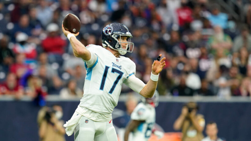 Ryan Tannehill delivers a pass