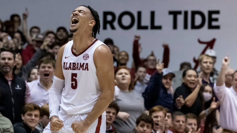 Alabama guard Jaden Shackelford celebrating on the court