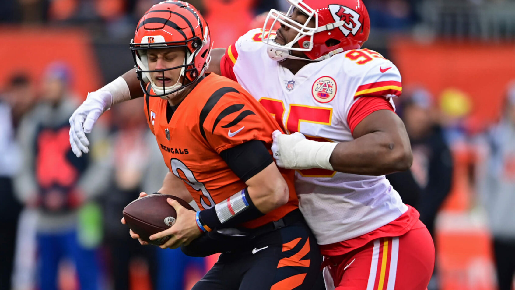 Joe Burrow sacked by Chris Jones