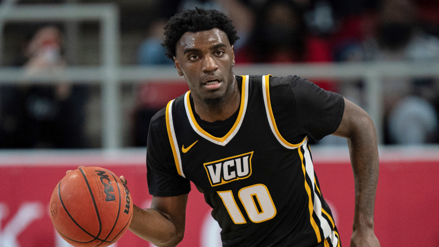 Virginia Commonwealth forward Vince Williams running up the court