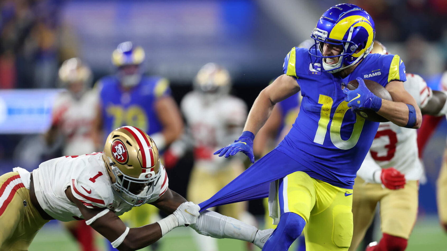 Cooper Kupp sheds a tackle