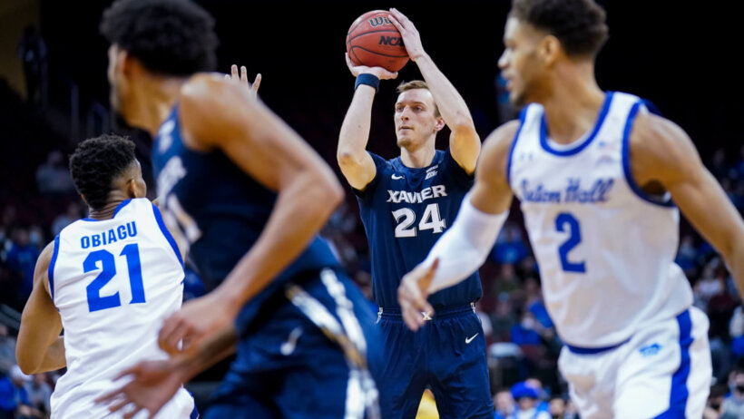 Xavier's Jack Nunge shooting a jumper