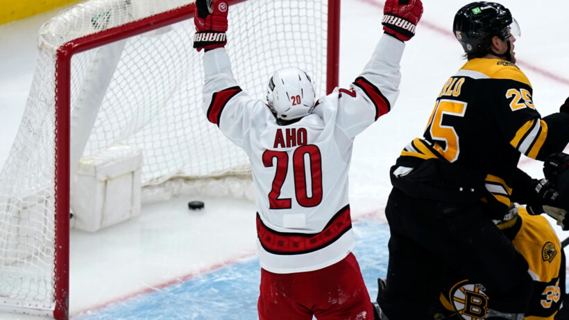 Predators vs Hurricanes Friday NHL Odds