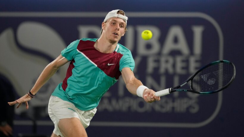 Denis Shapovalov hitting forehand
